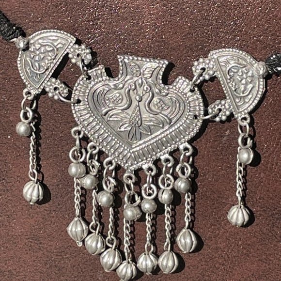 Beautiful Tribal Crest n Chime Pendant Handmade Necklace - Picture 3 of 4